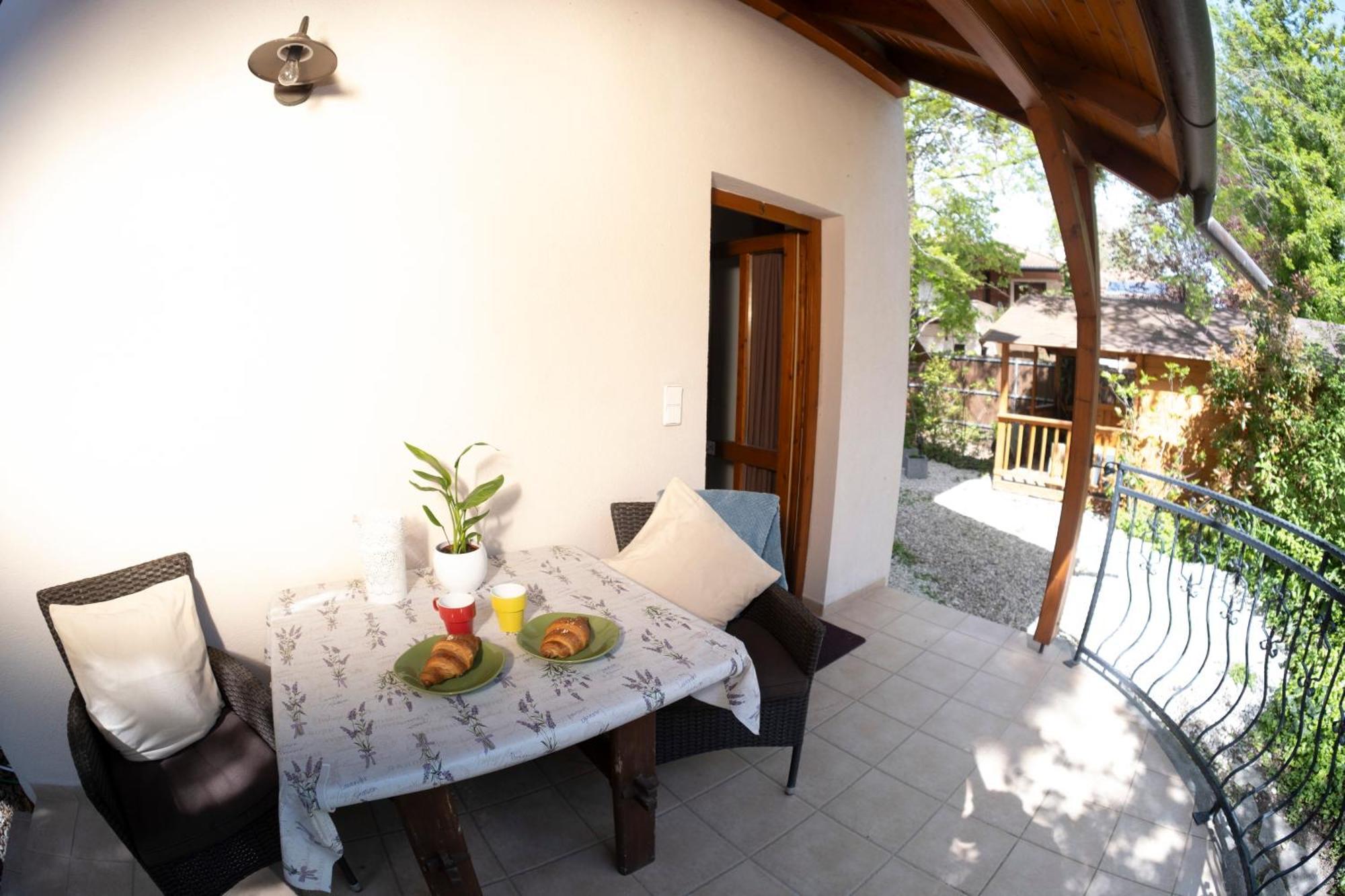 Vicze Apartmanhaz Siofok Exterior photo