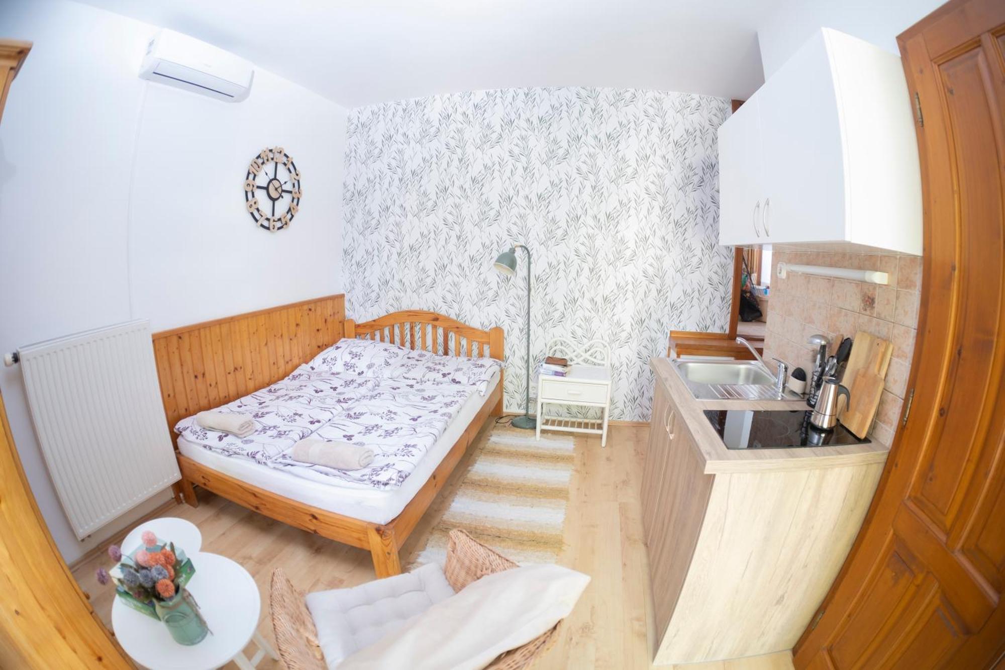 Vicze Apartmanhaz Siofok Exterior photo