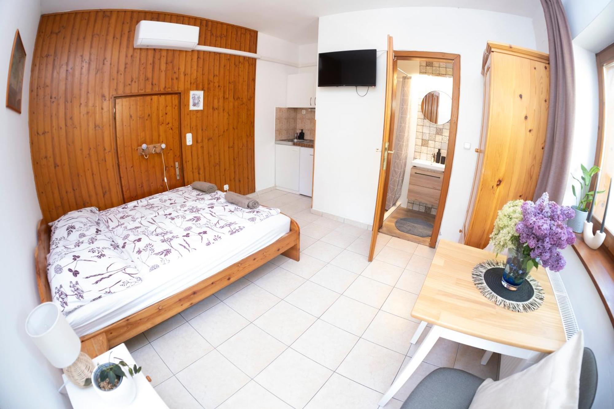 Vicze Apartmanhaz Siofok Exterior photo