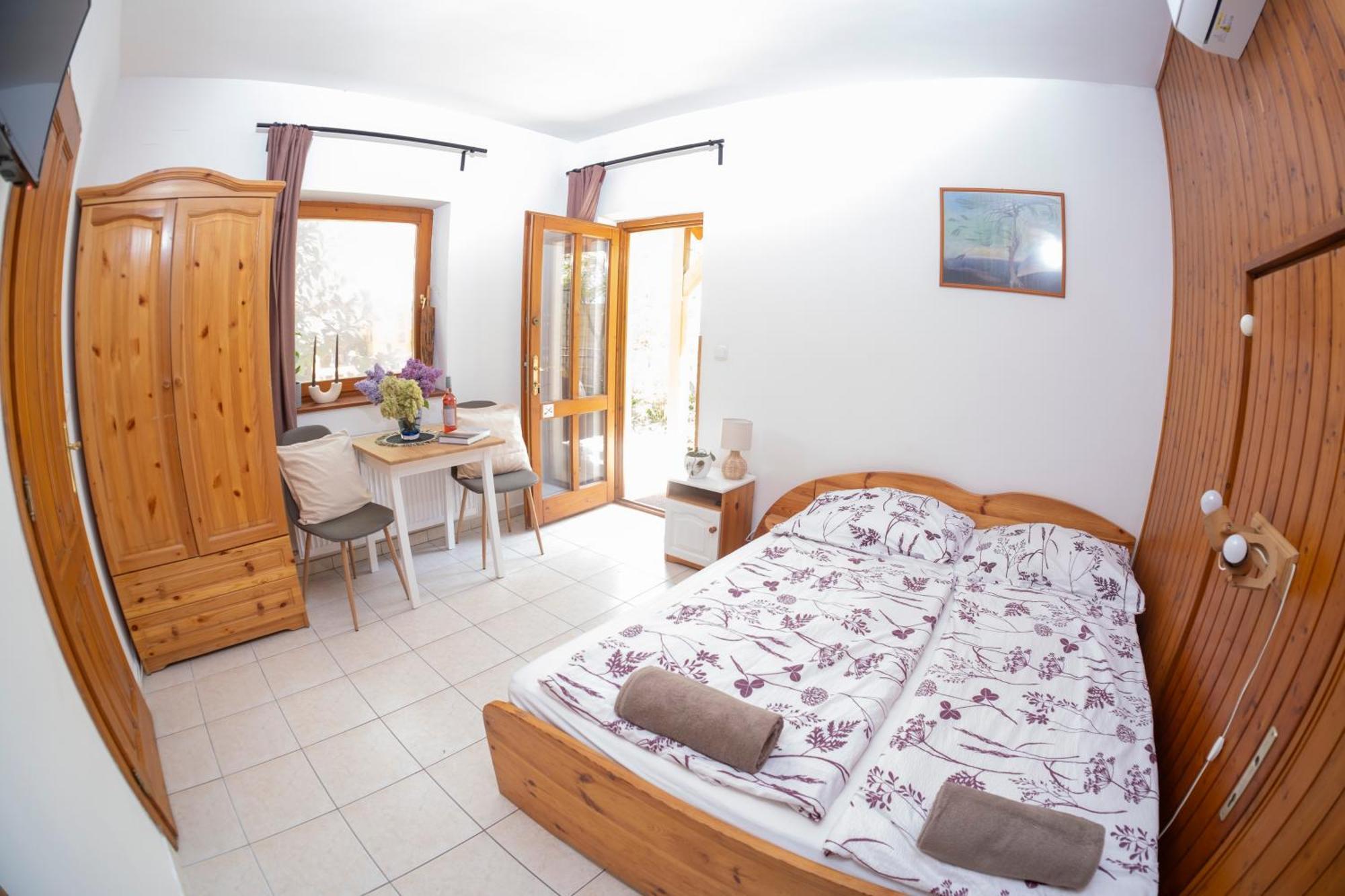 Vicze Apartmanhaz Siofok Exterior photo